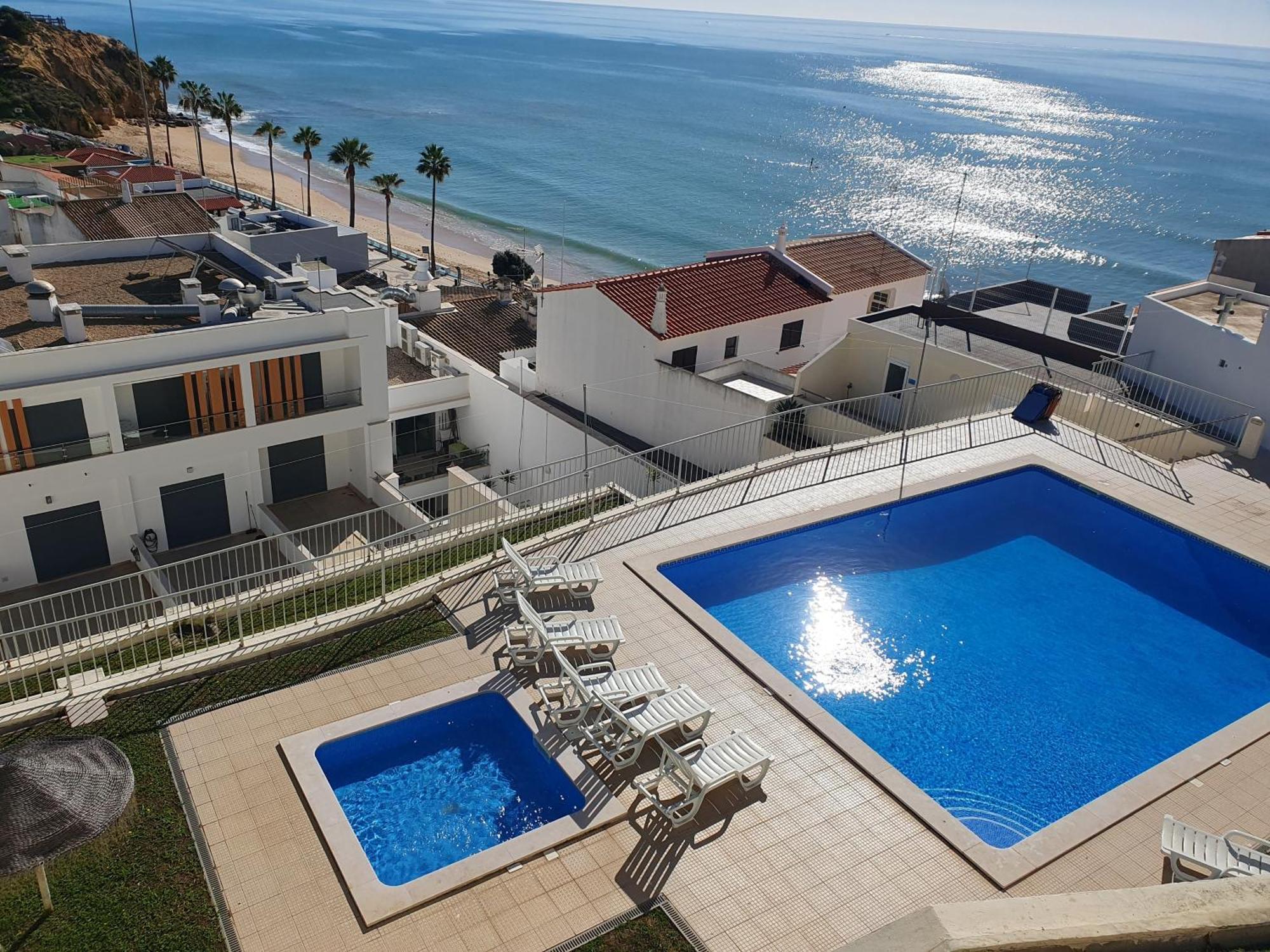 Magnifique Duplex Avec Piscine En Bord De Mer Apartment Olhos de Agua  Bagian luar foto